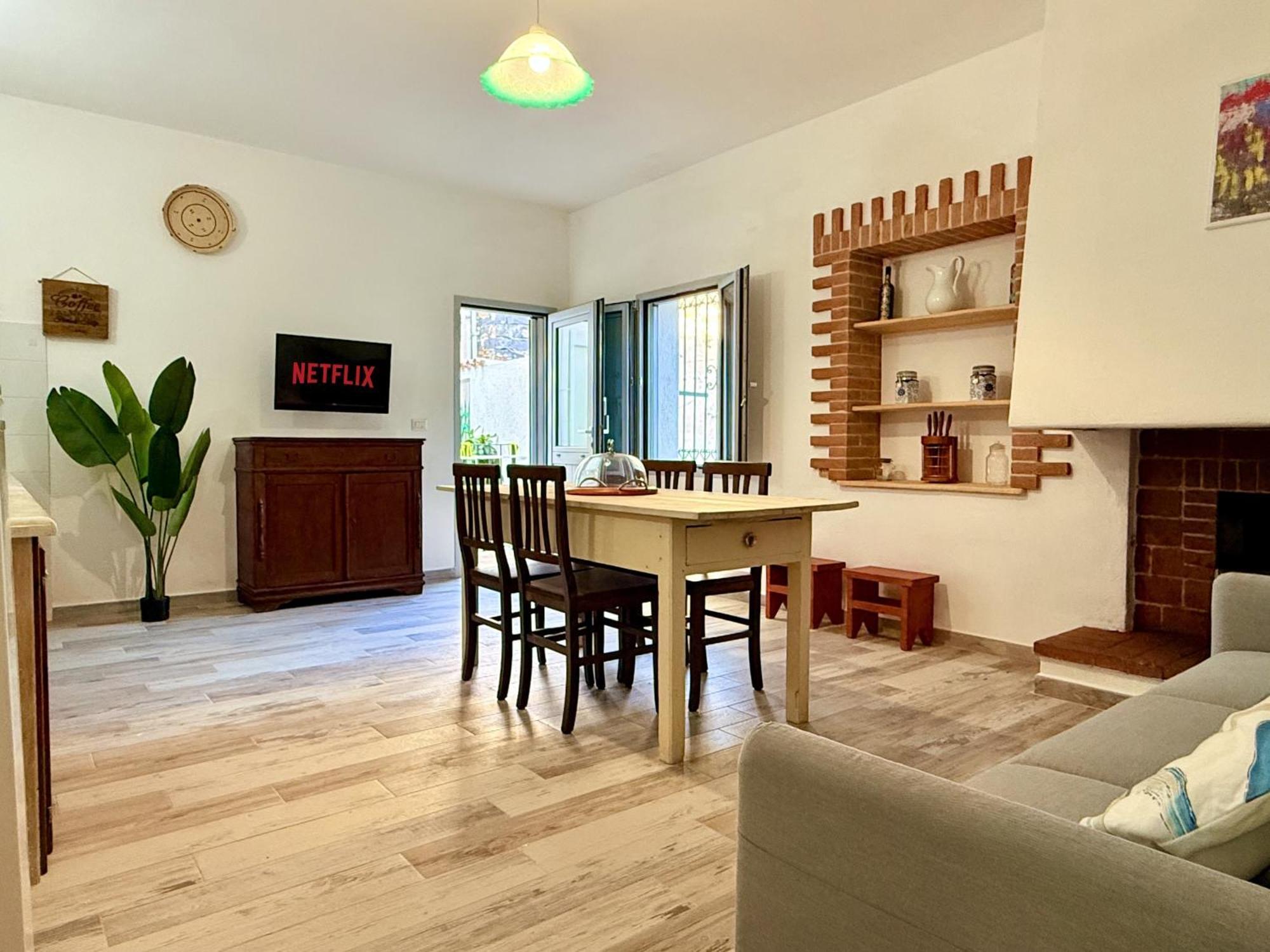 אורוסיי Dommos - Domosola Apartment מראה חיצוני תמונה